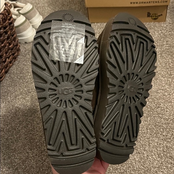 Brand new UGGs - Picture 5 of 6
